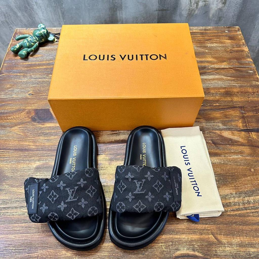 Tongs Louis Vuitton, Vêtements | Femmes, Enlèvement ou Envoi, Neuf, Sandales de bain