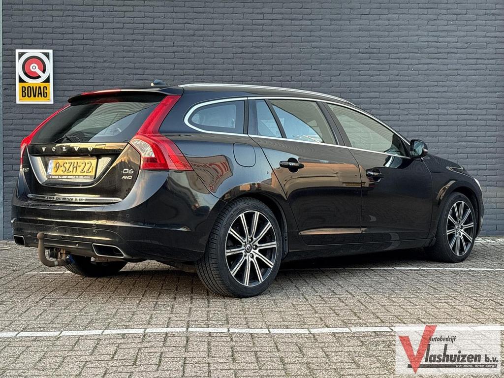 Volvo V60 2.4 D6 AWD Plug-In Hybrid Summum | Schuif/Kantelda, Auto's, Volvo, Automaat, 48 g/km, Zwart, Break