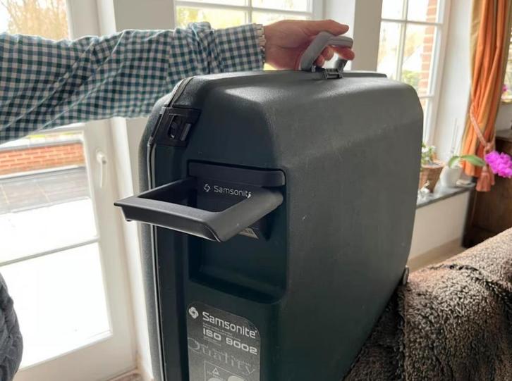 Valise verte Samsonite Oyster, Bijoux, Sacs & Beauté, Valises, Utilisé, Plastique dur, 70 cm ou plus, 45 à 55 cm, Poignée extensible