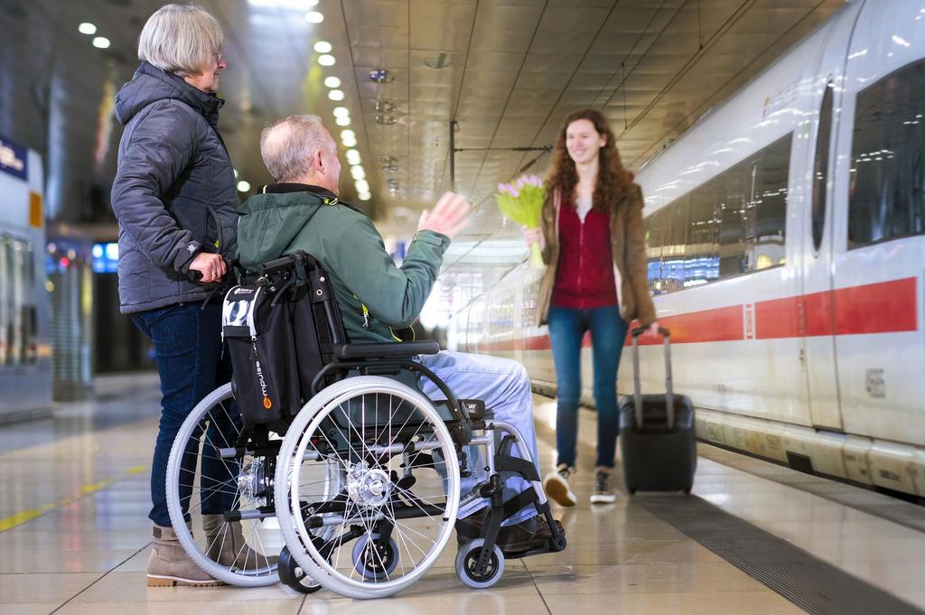 Aide à la poussée R20 pour chaise – Empulse Sunrise Medical, Enlèvement ou Envoi, Pliant, Comme neuf, Fauteuil roulant électrique