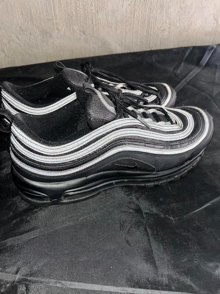 NIKE SNEAKERS..REFLECTEREND..NIEUW MAAT 44, Sports & Fitness, Course, Jogging & Athlétisme, Enlèvement, Nike