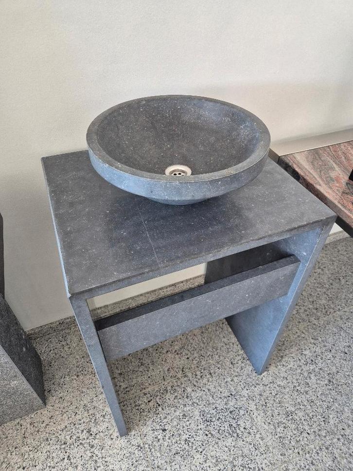 Lavabo et vasque en pierre bleue Belge, Bricolage & Construction, Sanitaire, Comme neuf, Lavabo, Pierre, Enlèvement