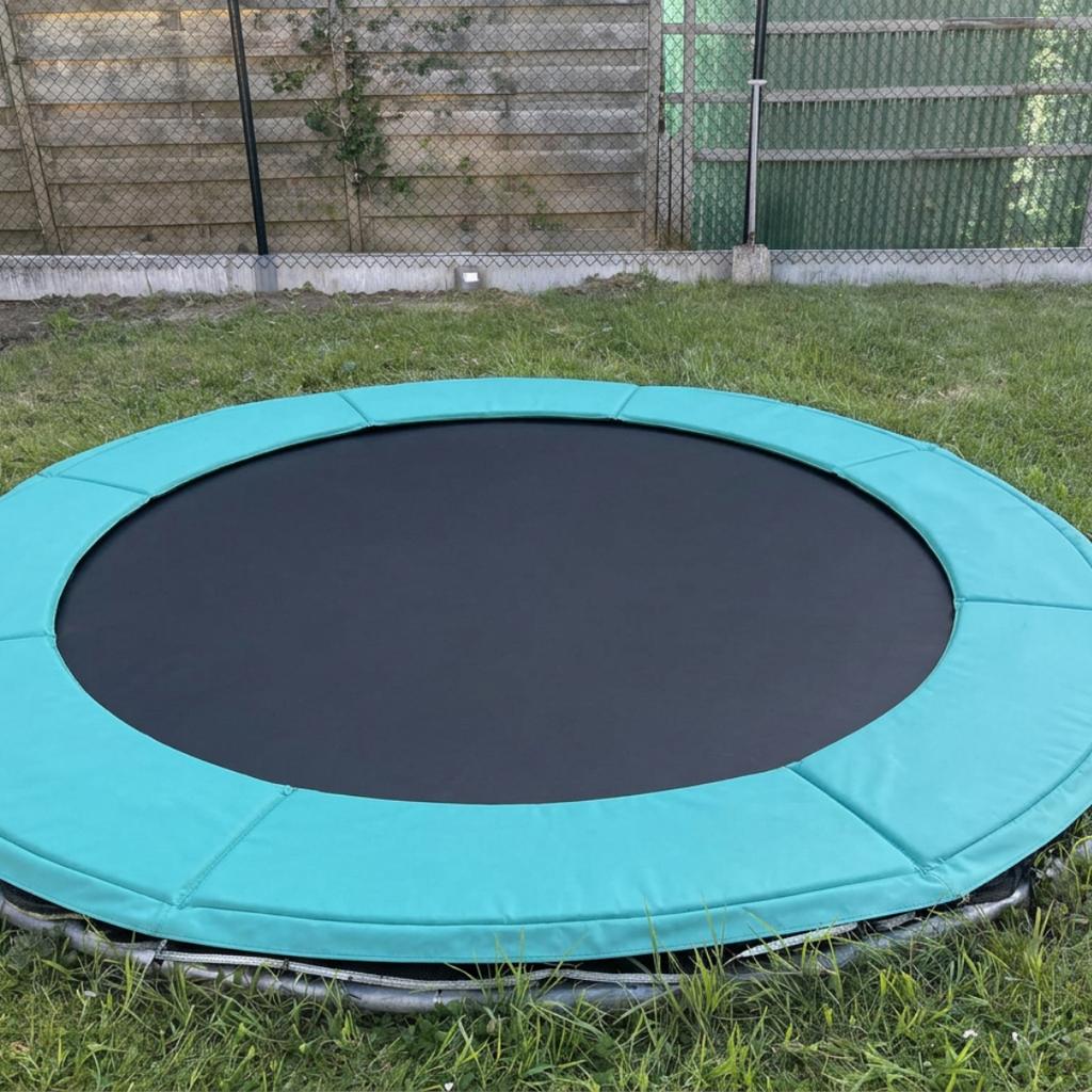 Berg trampoline inbouw, Ophalen, Zo goed als nieuw
