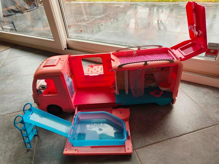Barbie 3-in-1 Droomcamper – Inclusief accessoires – Roze, Kinderen en Baby's, Speelgoed | Poppenhuizen, Accessoires, Ophalen