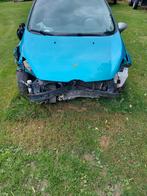 Ford fiesta accidentee, Enlèvement