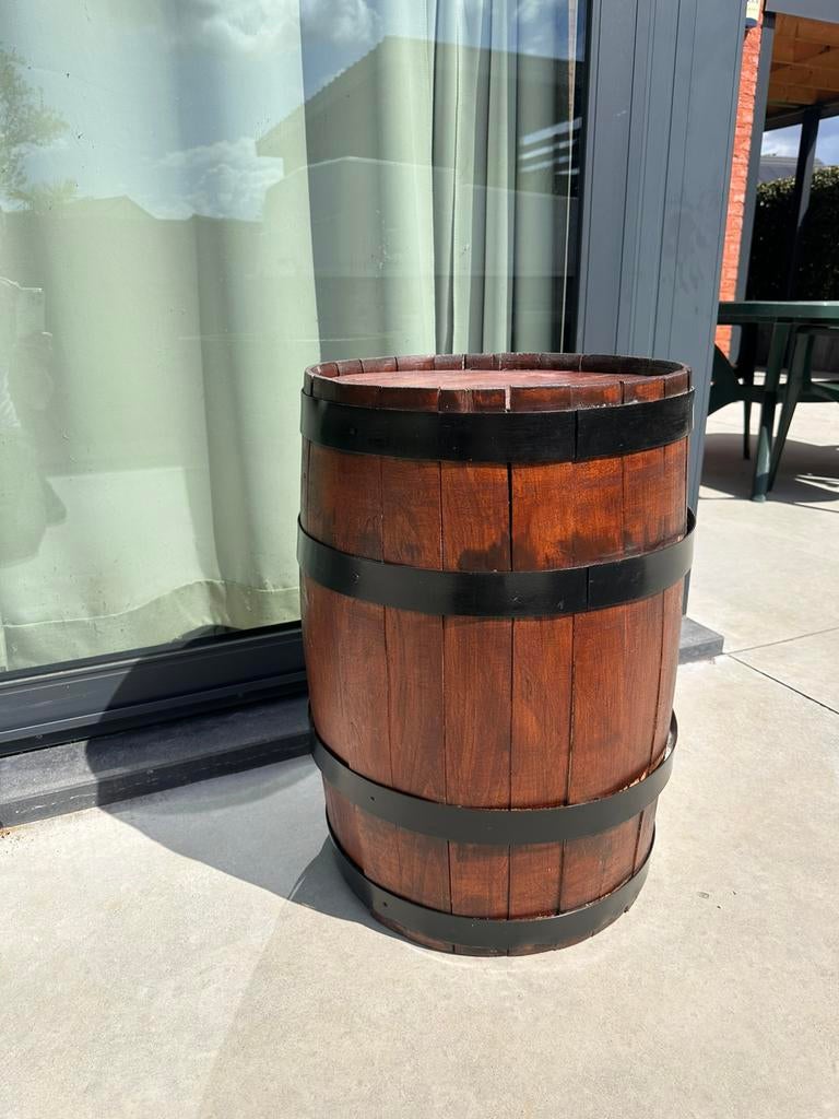 Tonneau a vin en belle état, Enlèvement, Comme neuf