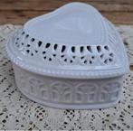 Vintage wit opengewerkt porseleinen geurdoosje hart, Enlèvement ou Envoi