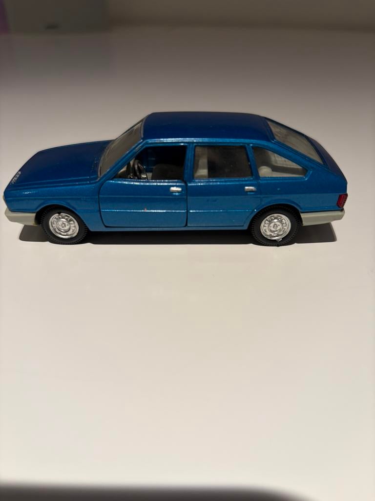 Miniatuur Chrysler 150 gls mira gemaakt in Spanje, Ophalen of Verzenden, Gebruikt, Auto