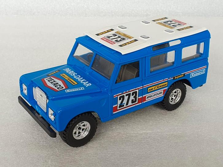 Burago: Land Rover Paris-Dakar (1/24), Hobby & Loisirs créatifs, Voitures miniatures | 1:24, Utilisé, Voiture, Burago, Enlèvement ou Envoi