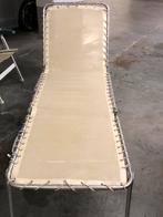 Chaise longue légère de couleur beige, Jardin & Terrasse, Chaises longues, Enlèvement, Comme neuf