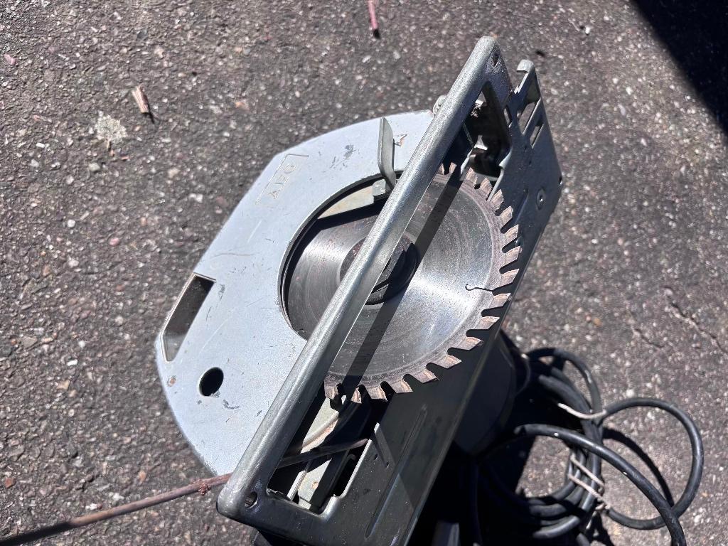 AEG HK55 zaagmachine, Doe-het-zelf en Bouw, Gereedschap | Zaagmachines, Gebruikt, Cirkelzaag, 600 tot 1200 watt, 30 tot 70 mm