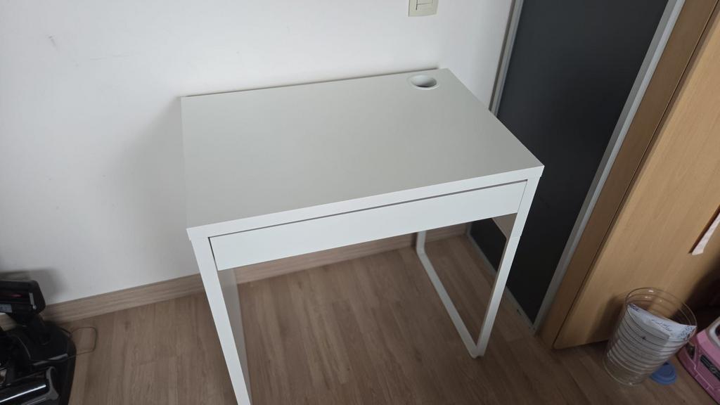 Bureau avec tiroir, Enlèvement, Comme neuf