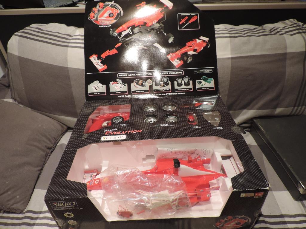 Ferrari F2003 voiture radiocommandée de collection, Hobby & Loisirs créatifs, Enlèvement, Utilisé