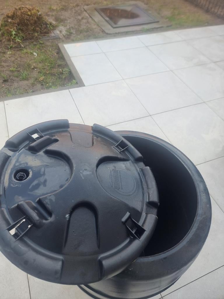 Water pot, Ophalen, Zo goed als nieuw, Vijverbak