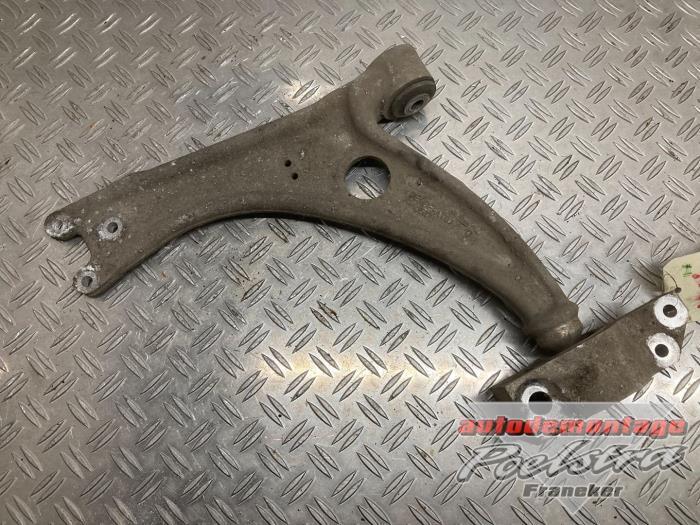 Draagarm links-voor van een Volkswagen Passat, Gebruikt, -, Volkswagen, -