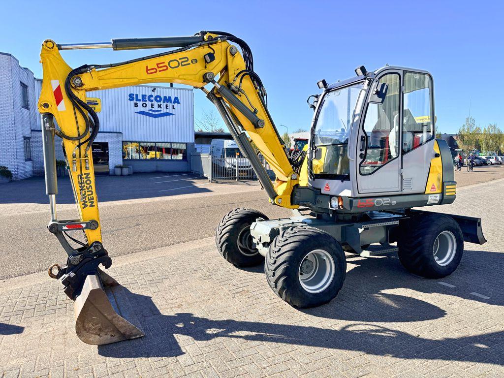 Neuson Wacker Neuson 6502/2, Articles professionnels, Machines & Construction | Grues & Excavatrices, Excavatrice