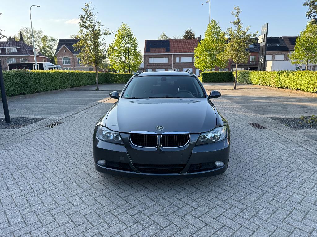 BMW 320i automaat, Cuir, 5 portes, Automatique, Particulier