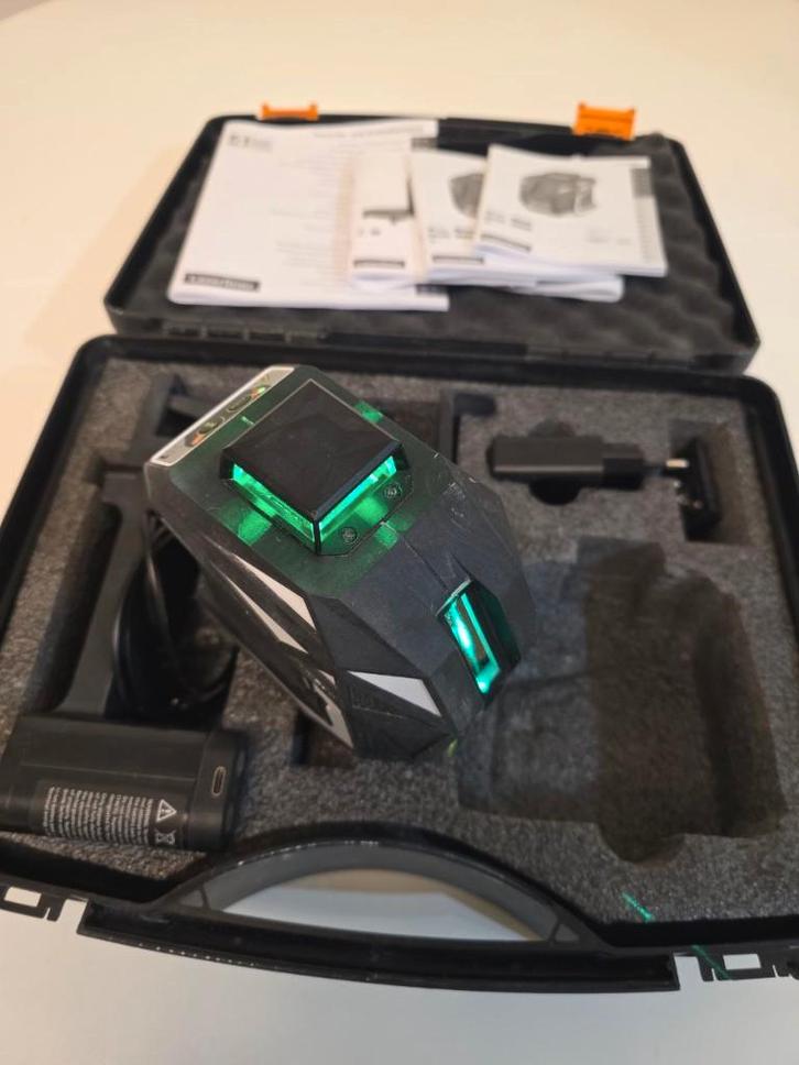 Niveau laser VERT 360 + trépied + 2 batteries–très bon état, Bricolage & Construction, Instruments de mesure, Comme neuf, Pression