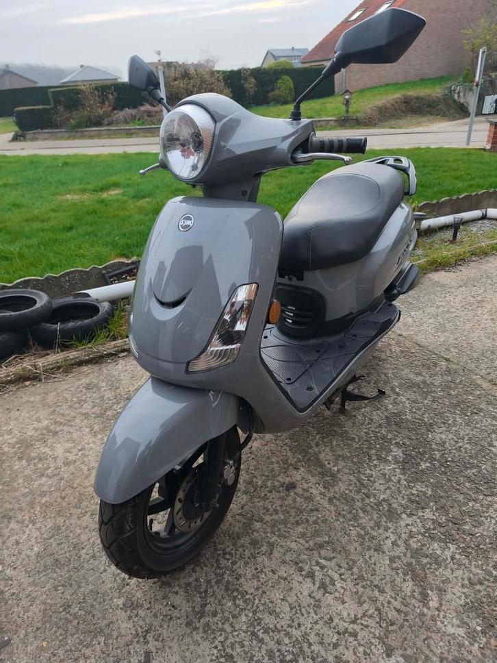 scooter sym  fiddle 2 50cc 4 takt  euro 4 klassa a 25km u, Vélos & Vélomoteurs, Scooters | SYM, Comme neuf, Fiddle, Classe A (25 km/h)