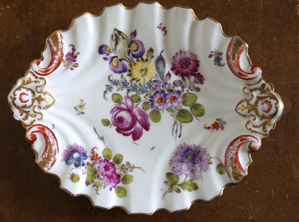 Ancien Plat en Porcelaine Allemande Hochst 18ème Siècle, Antiquités & Art, Enlèvement ou Envoi