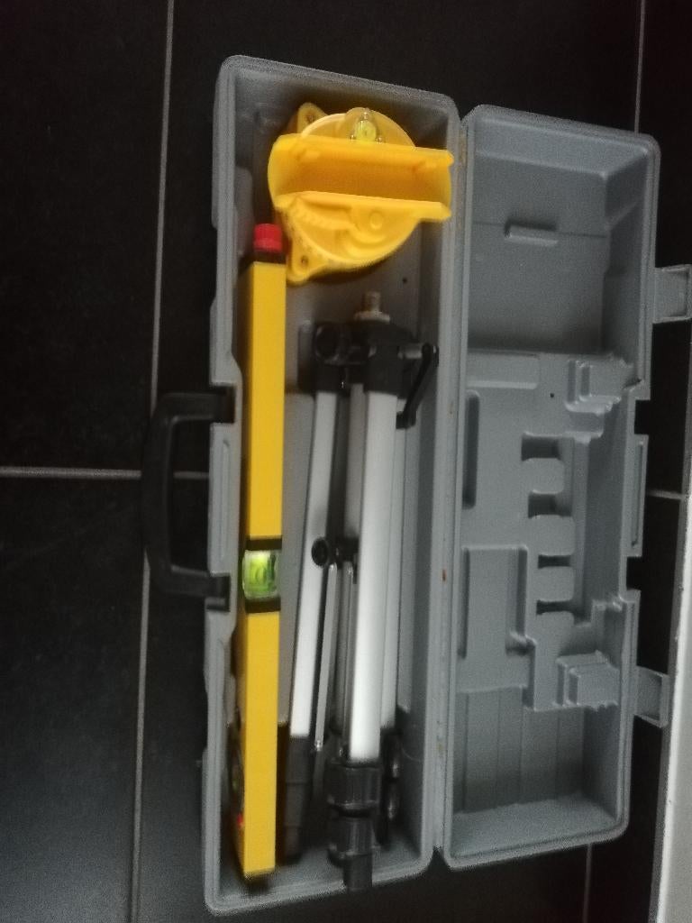 waterpas laser met statief spotprijs, Doe-het-zelf en Bouw, Meetapparatuur, Ophalen of Verzenden, Gebruikt