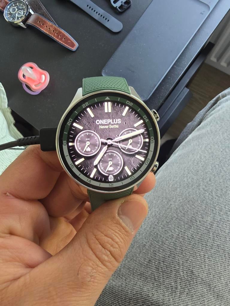 Watch oneplus 2r et huawei Watch gt2, Bijoux, Sacs & Beauté, Montres connectées, État