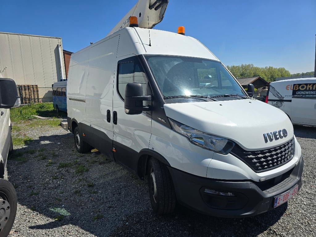 Bestelwagen hoogtewerker iveco Daily, Auto's, Bestelwagens en Lichte vracht, Particulier, 360° camera, ABS, Achteruitrijcamera