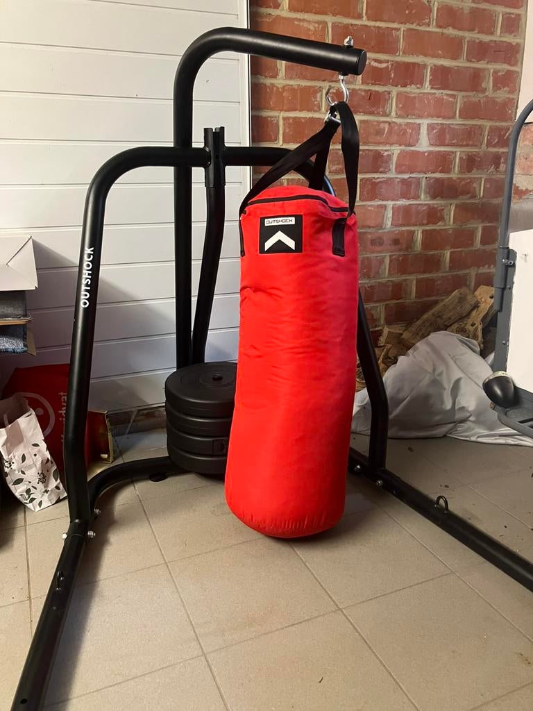 Stand Decathlon avec sac de boxe, Sports & Fitness, Boxe, Enlèvement, Comme neuf, Punching-ball
