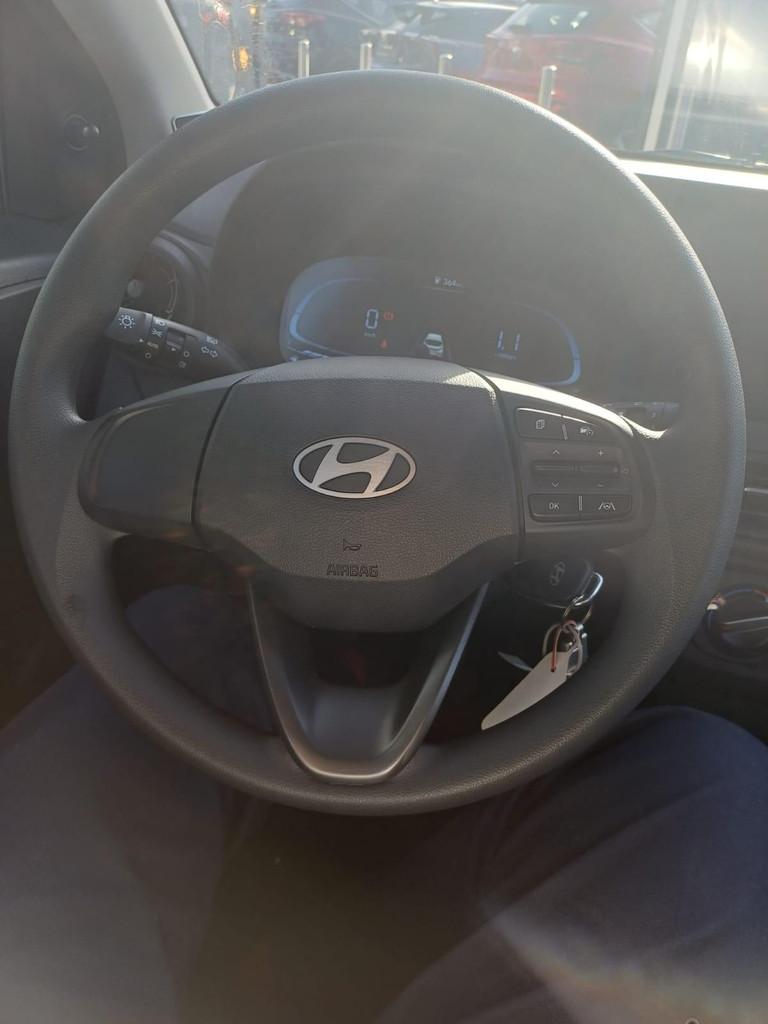 Hyundai i10 1.0 air, Auto's, Hyundai, Voorwielaandrijving, Stof, Gebruikt, https://public.car-pass.be/vhr/311e7185-f00e-4018-a6b0-213bff908648