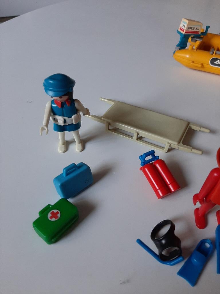 PLAYMOBIL VINTAGE CITY life bateau zodiac plongeur scaphandrier set