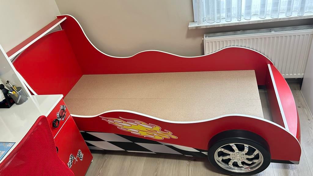 Chambre d’enfnt sympa et sportive sur le thème de la course, Enfants & Bébés, Chambre d'enfant | Lits, Enlèvement, Comme neuf