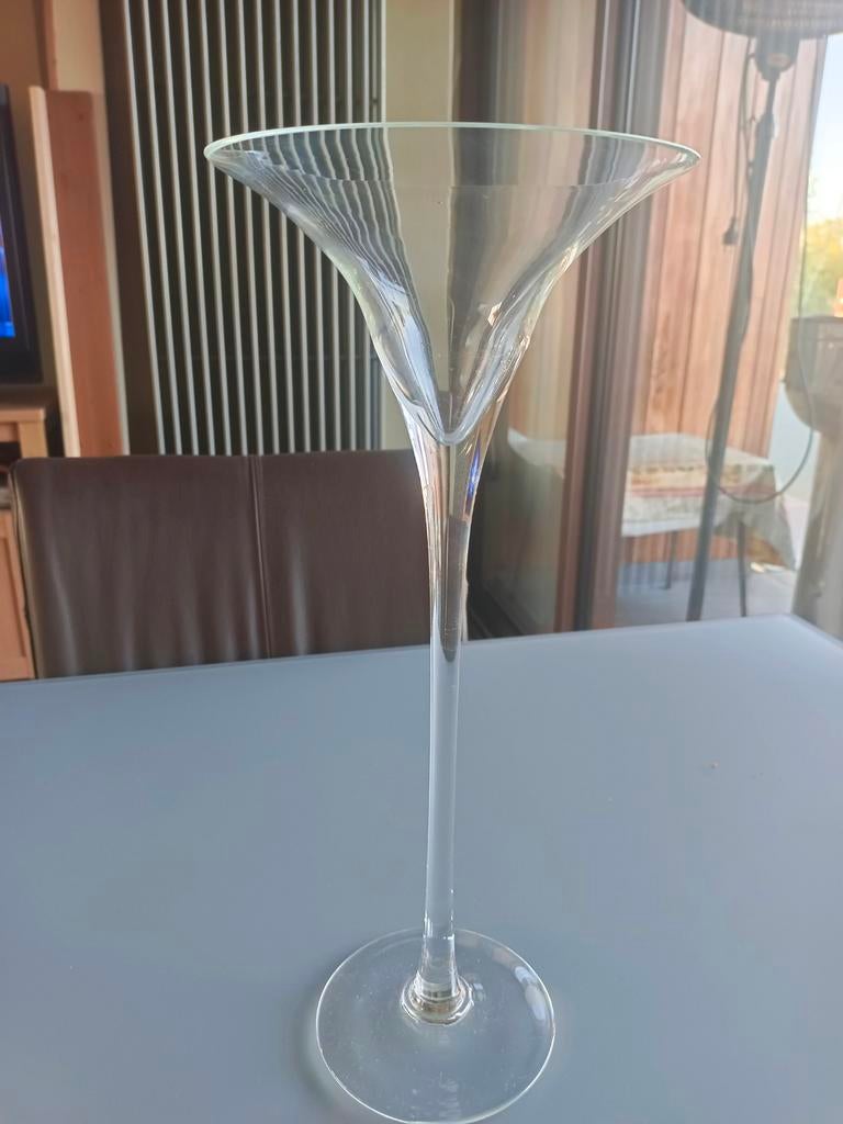 Decoratieve hoge glazen vaas., Ophalen