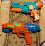 Pistolet à eau
5 euros pour les 2

Celui du dessus fonctionn, Enfants & Bébés, Enlèvement