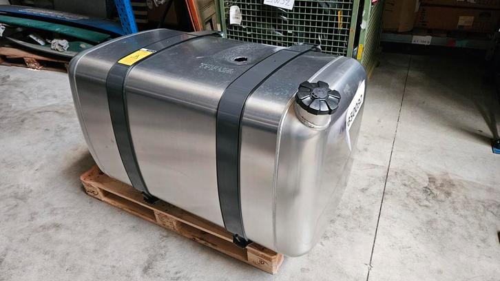 Mazouttank nieuw, Auto-onderdelen, Vrachtwagen-onderdelen, Mercedes-Benz, Brandstofsystemen, Gebruikt