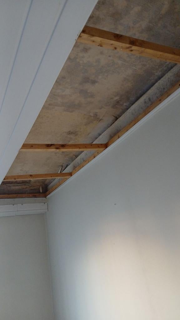 Gratis plastic plafond, Ophalen