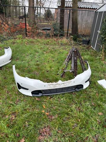 Bumpers bmw g20  beschikbaar voor biedingen