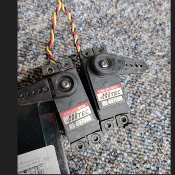 servo's hitec hs 6975HB beschikbaar voor biedingen