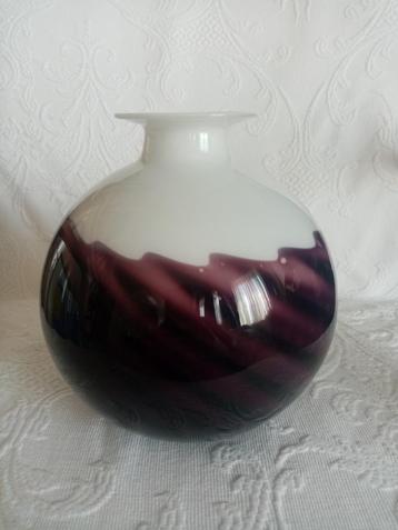 Eigentijdse decoratieve glazen bolvaas 18/17cm beschikbaar voor biedingen
