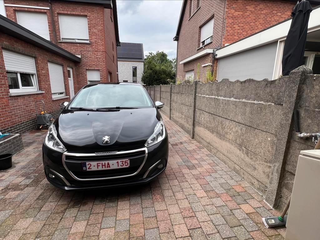 Peugeot 208 1.6 HDI Style diesel euro 6b