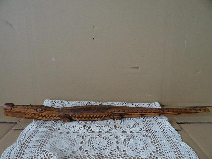 Houten beeld krokodil 52cm beeld JM 1967 houtsnijwerk Azië?, Antiek en Kunst, Kunst | Niet-Westerse kunst, Ophalen of Verzenden