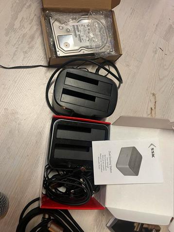 2x Harddisk docking station ongebruikt + hdd 3tb beschikbaar voor biedingen