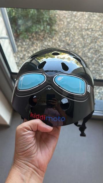 Helm voor kinderen beschikbaar voor biedingen