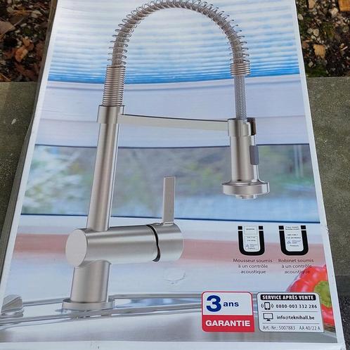Nieuwstaat! Mixer / keukenkraan / handdouche met beluchter, Doe-het-zelf en Bouw, Sanitair, Nieuw, Kraan, Inox, Ophalen of Verzenden