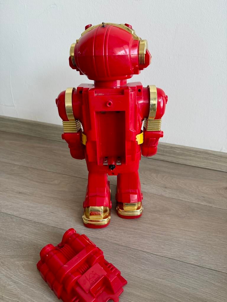 MAGNATRON MT-2 Un vrai trésor des années 80. Ce robot