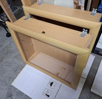 Vitrine Kastjes beschikbaar voor biedingen