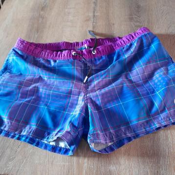 Vershillende shorts heren en 1 lange broek 5 euro per stuk beschikbaar voor biedingen