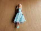 nr.67 - Barbie met lichtblauwe jurk, Kinderen en Baby's, Speelgoed | Poppen, Ophalen of Verzenden, Barbie
