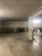 Te huur: Overdekte autostaanplaats met aparte inrit, Immo, Garages en Parkeerplaatsen, Provincie Antwerpen
