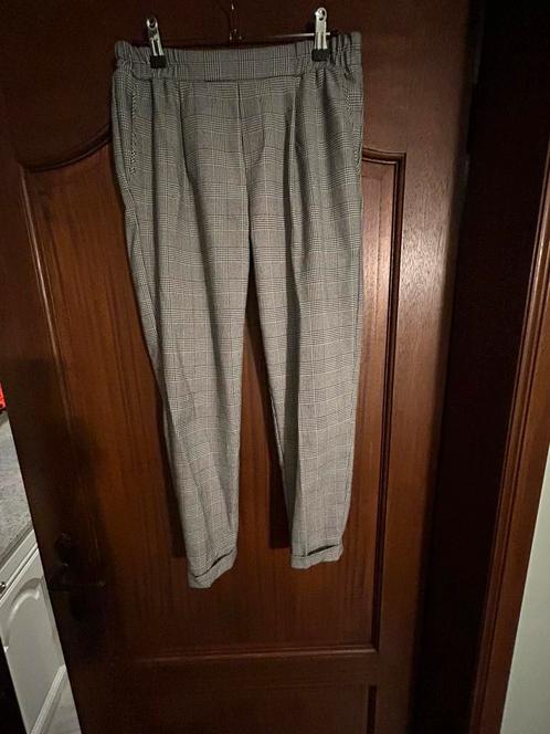 Broek van Bershka maat 36 S, Kleding | Dames, Broeken en Pantalons, Gedragen, Maat 36 (S), Zwart, Lang, Ophalen of Verzenden