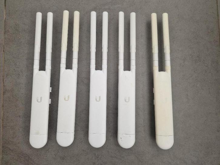 5x Ubiquiti UAP-AC-M Dual-Band Wi-Fi Access Point PoE, Computers en Software, Accesspoints, Gebruikt, Ophalen of Verzenden